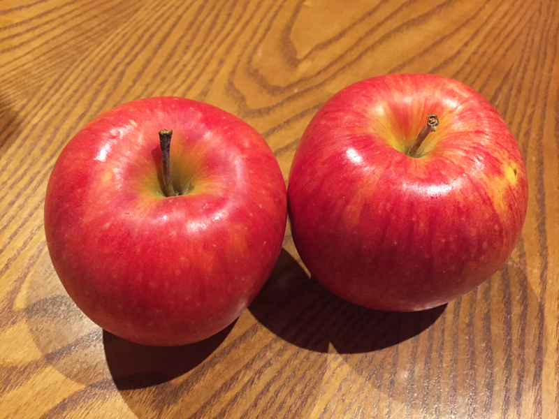 季節メニュー　県産リンゴのデザートピザ