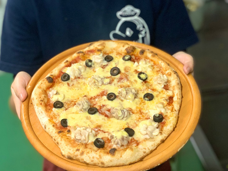 季節メニュー　白子ピザ